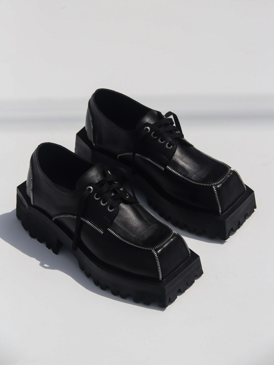 Trash zipper (shoe)