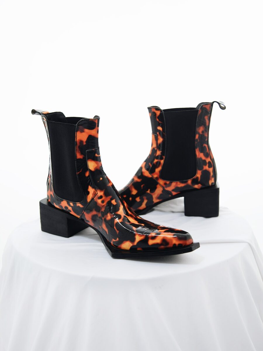 Aura Lava Boot